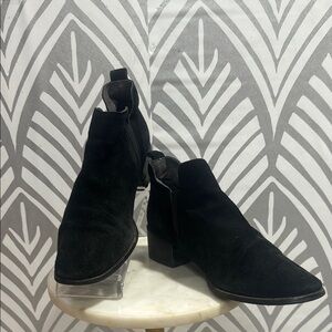 Seychelles Black Ankle Boots Suede Minimalist Design